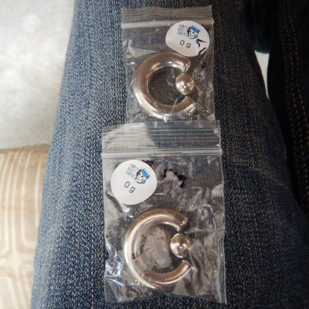 0g captive bead rings/gauges/body jewelry - Picture 2 of 2